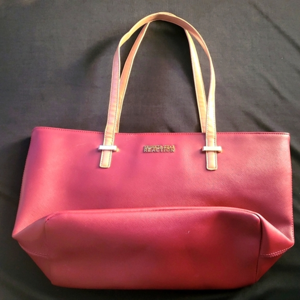 Kenneth Cole Reaction Burgundy/maroon purse/bag